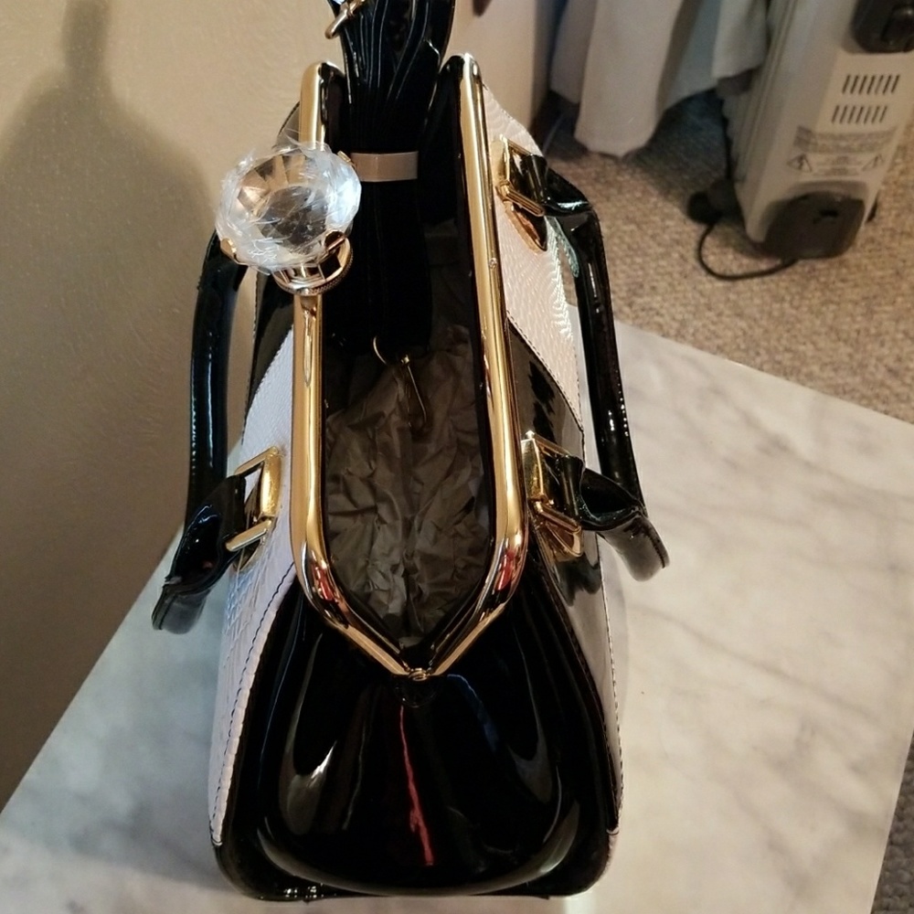 Purse - Picture 4 of 4